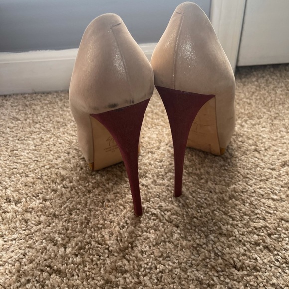 Size 39 Giuseppe Zanotti peep toe pumps - Picture 2 of 3